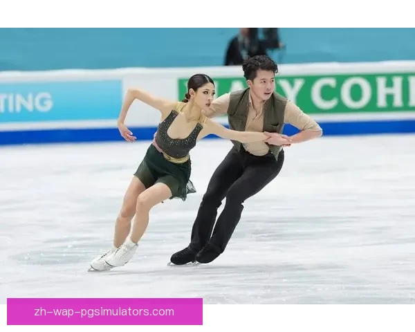 冰上华丽舞蹈：探索滑冰杯赛的魅力